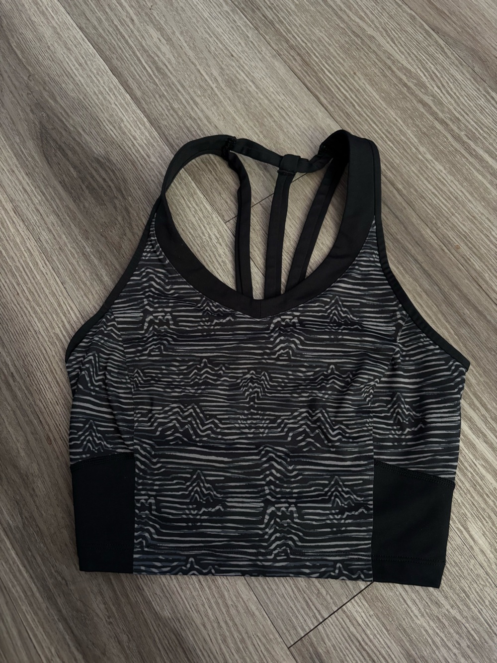 Mountain Hardwear Black & Gray Patterned Strappy Sports Bra